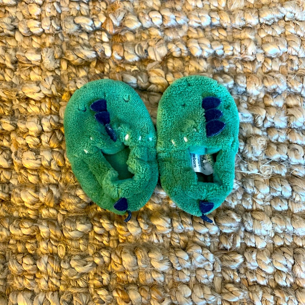 NEWBORN DINO BABY SLIPPERS